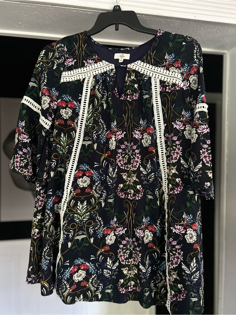 entro Navy Floral Lace-Trim Tunic